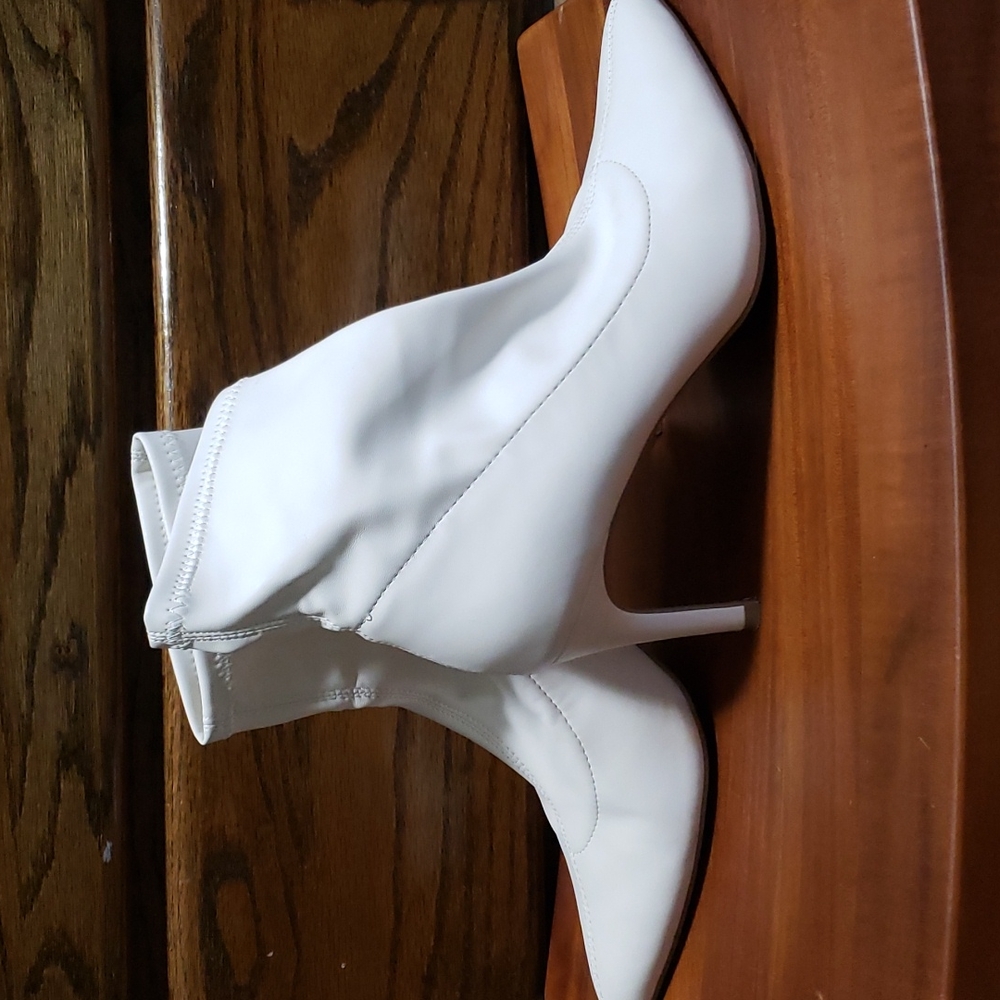Boots - Picture 7 of 7